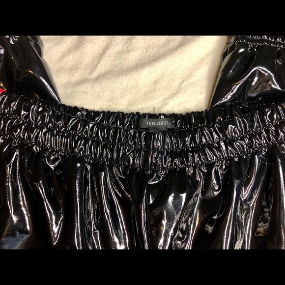 Forever21 Black Red Faux Leather Pants Size Medium - Picture 3 of 5